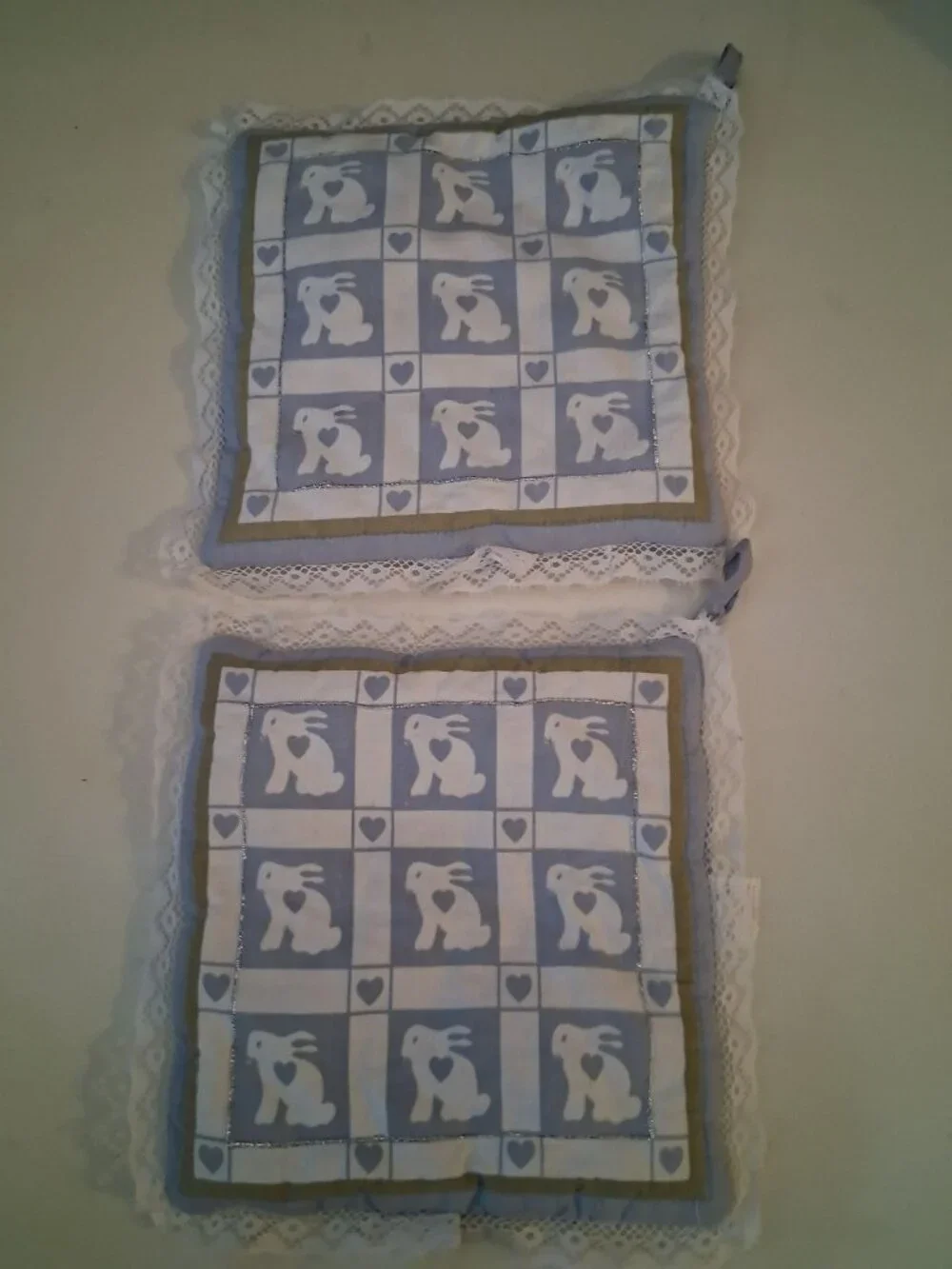 VTG Bunny Print Pot Holders Lace Trimmed Blue Home Decor Set of 2